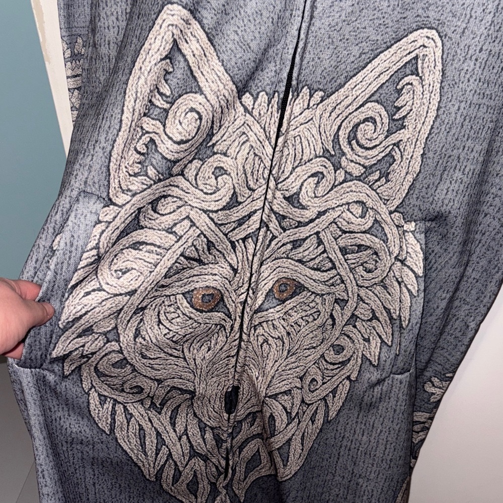 NWOT Wolf Design Long Coat 🧥 - Picture 3 of 11